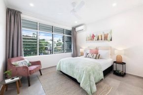 'Botanica Aguila' Chic Nightcliff Balcony Pad